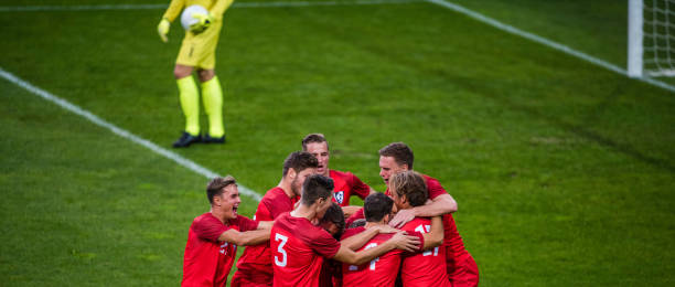 更是为中外 更是为中外